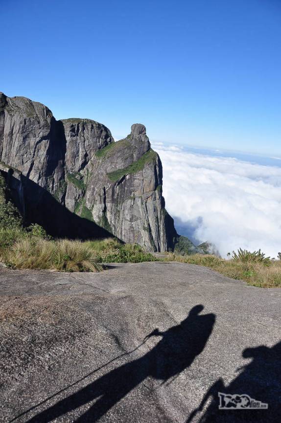 Caminhando no Morro do Dinossauro, cada vez mais próximos do Garrafão e da Pedra do Sino, no Parque Nacional da Serra dos Órgãos, no Rio de Janeiro